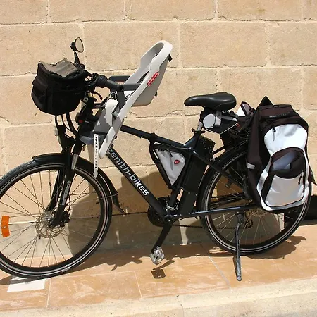 Artist's * Għarb